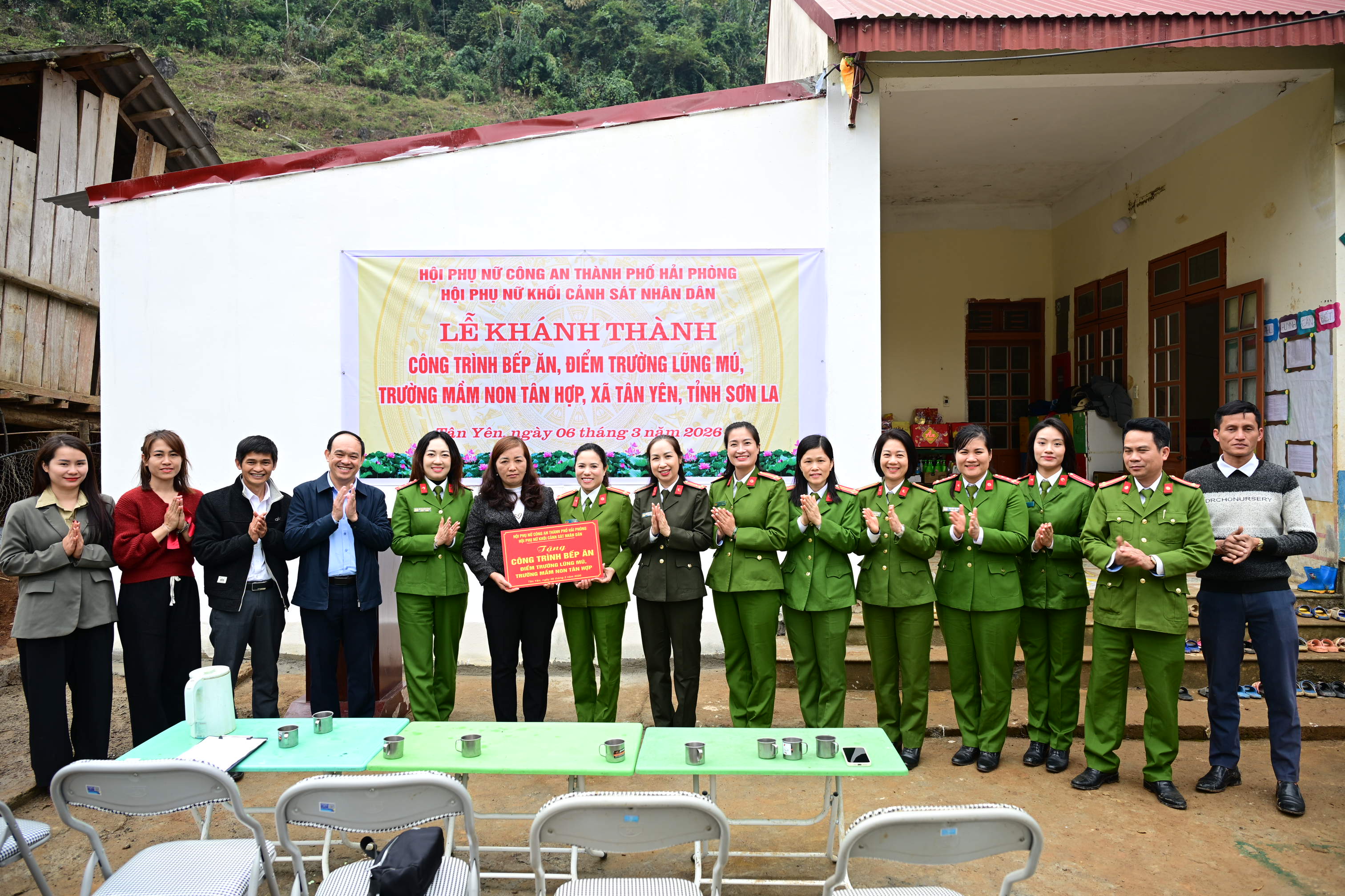 Hội phụ nữ khối Cảnh sát nhân dân: Hoàn thành hành trình chương trình thiện nguyện “Xuân yêu thương” giúp đỡ 4 trường học vùng cao tỉnh Sơn La